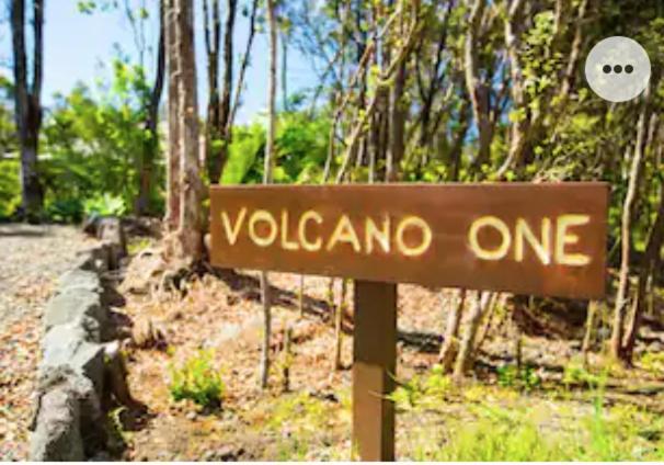 Volcano One - Modern Studio With Lanai Near Volcano National Park Екстер'єр фото